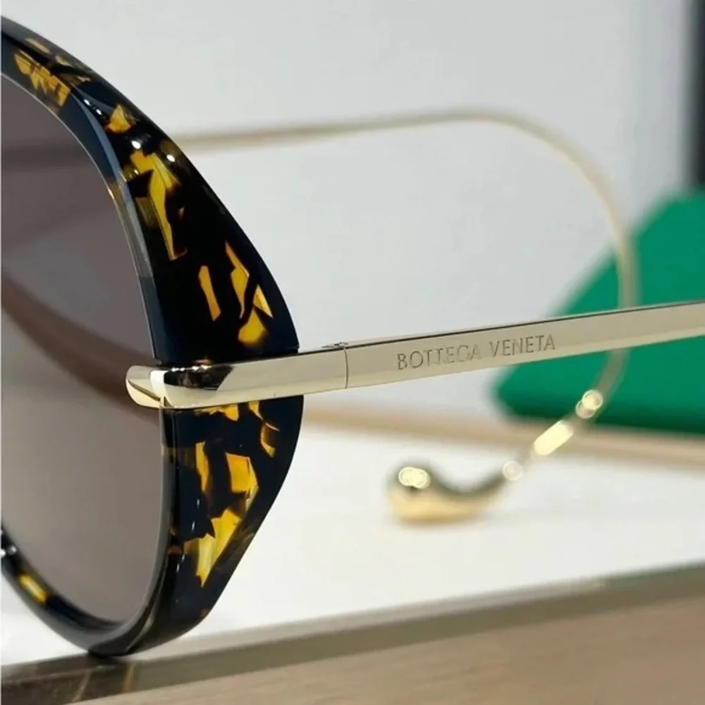 Bottega Veneta Women’s Sunglasses - Picture 4 of 8